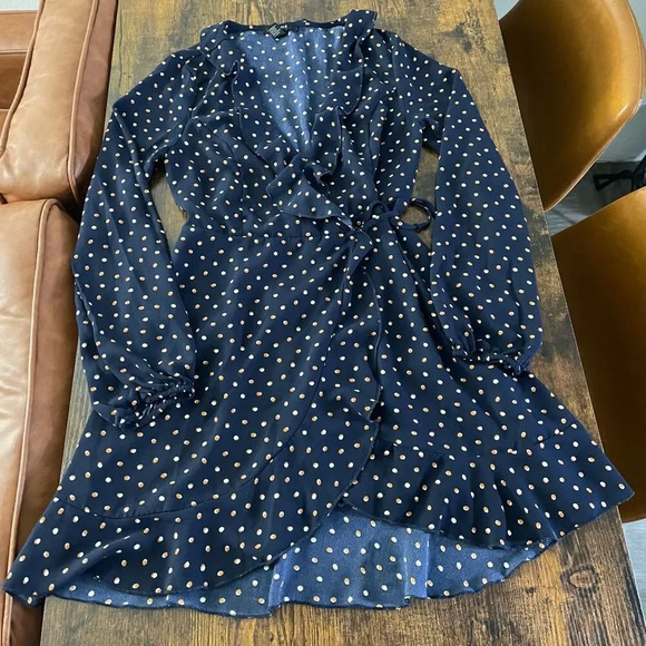 f21 blue wrap dress with orange polka dots ruffle trim - Picture 3 of 13